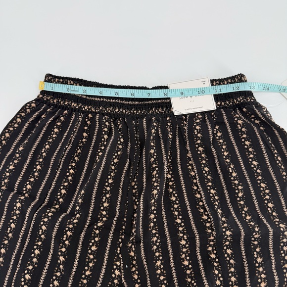 Black and Tan Wide Leg Pants with Crochet Inset - Picture 6 of 9